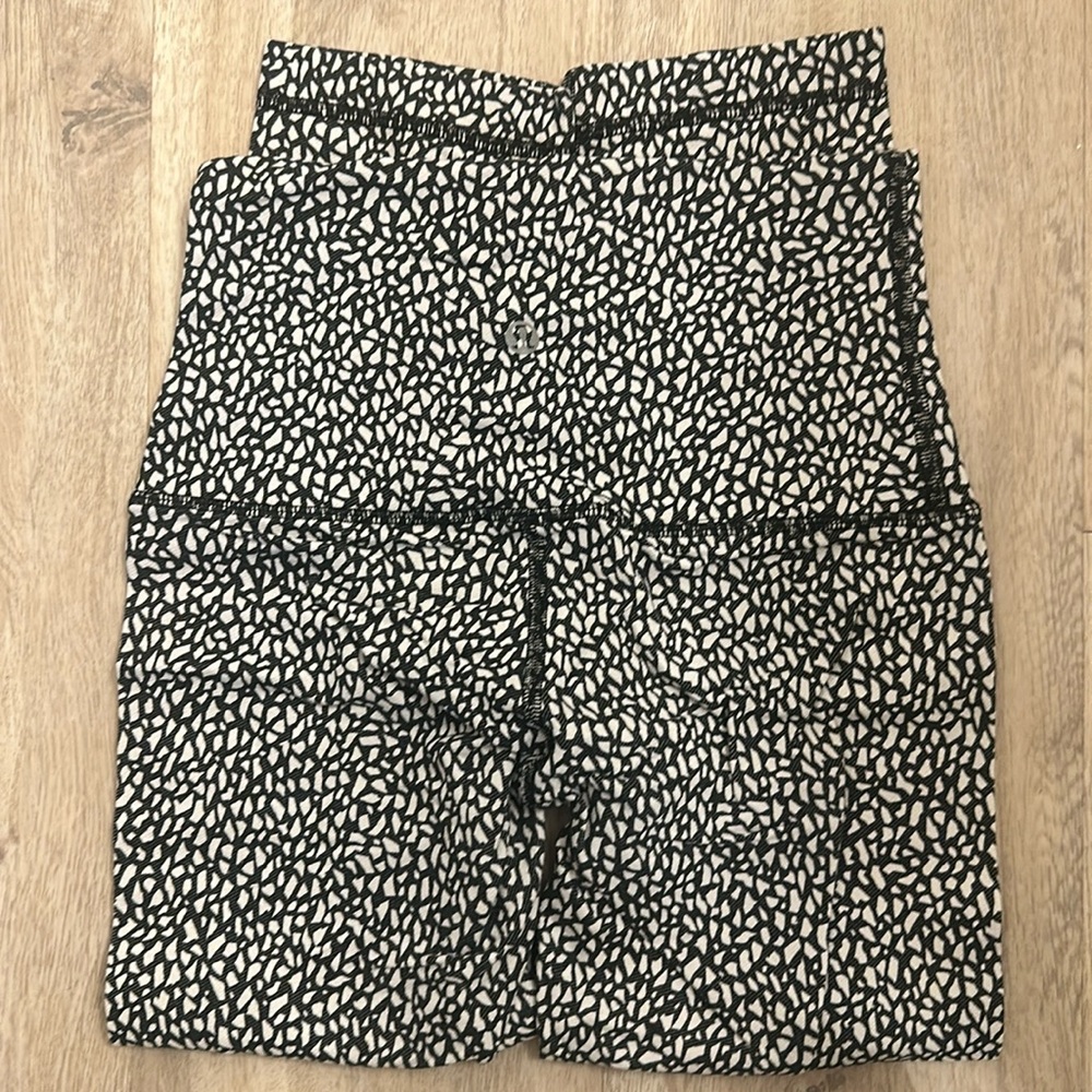 Lululemon leggings- crop